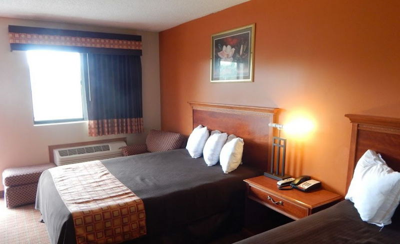 Colonial Inn (Crescent Motel) - From Web Listing (newer photo)